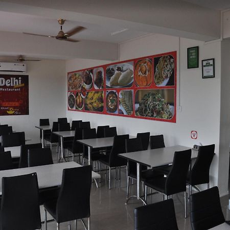 Hotel Dewa Goa Dabolim Exteriör bild