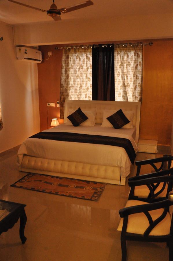 Hotel Dewa Goa Dabolim Exteriör bild