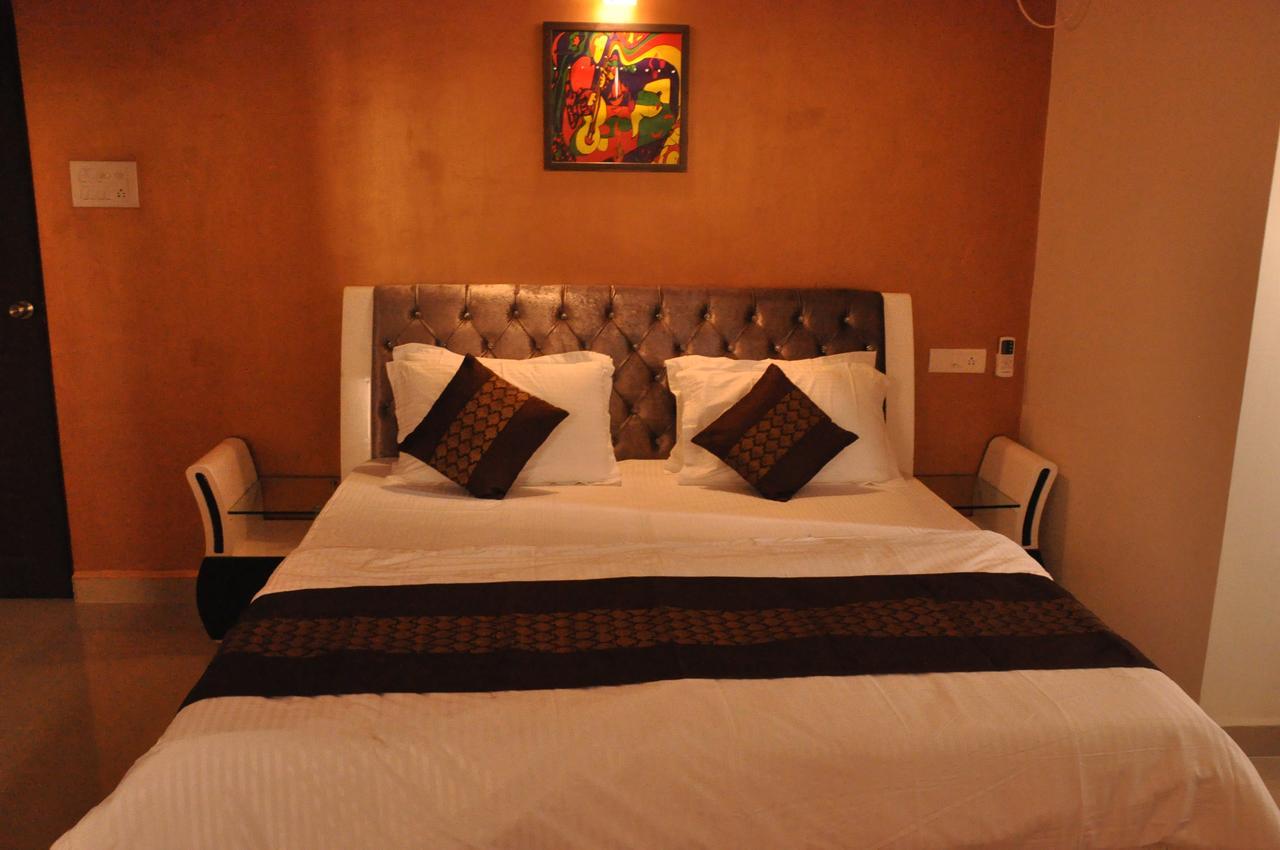 Hotel Dewa Goa Dabolim Exteriör bild