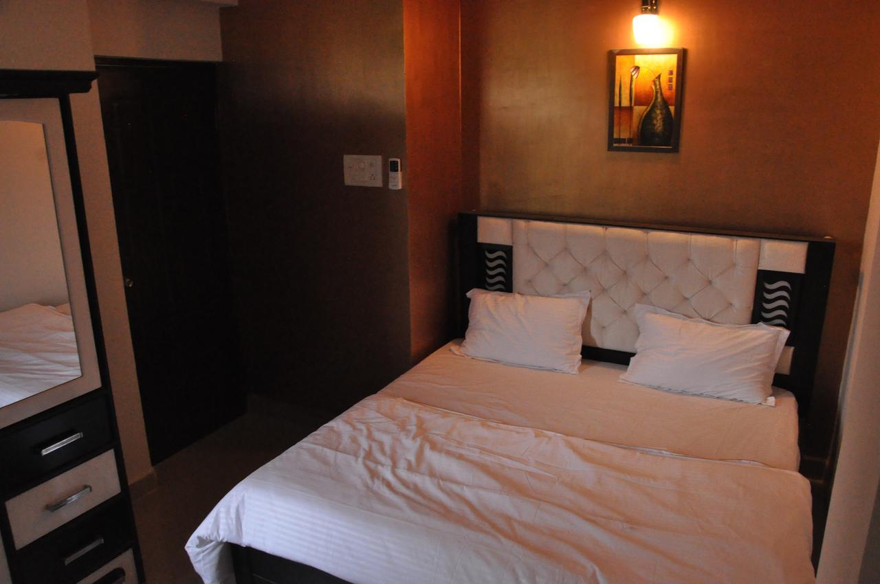 Hotel Dewa Goa Dabolim Exteriör bild