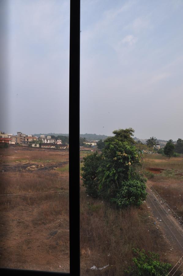 Hotel Dewa Goa Dabolim Exteriör bild