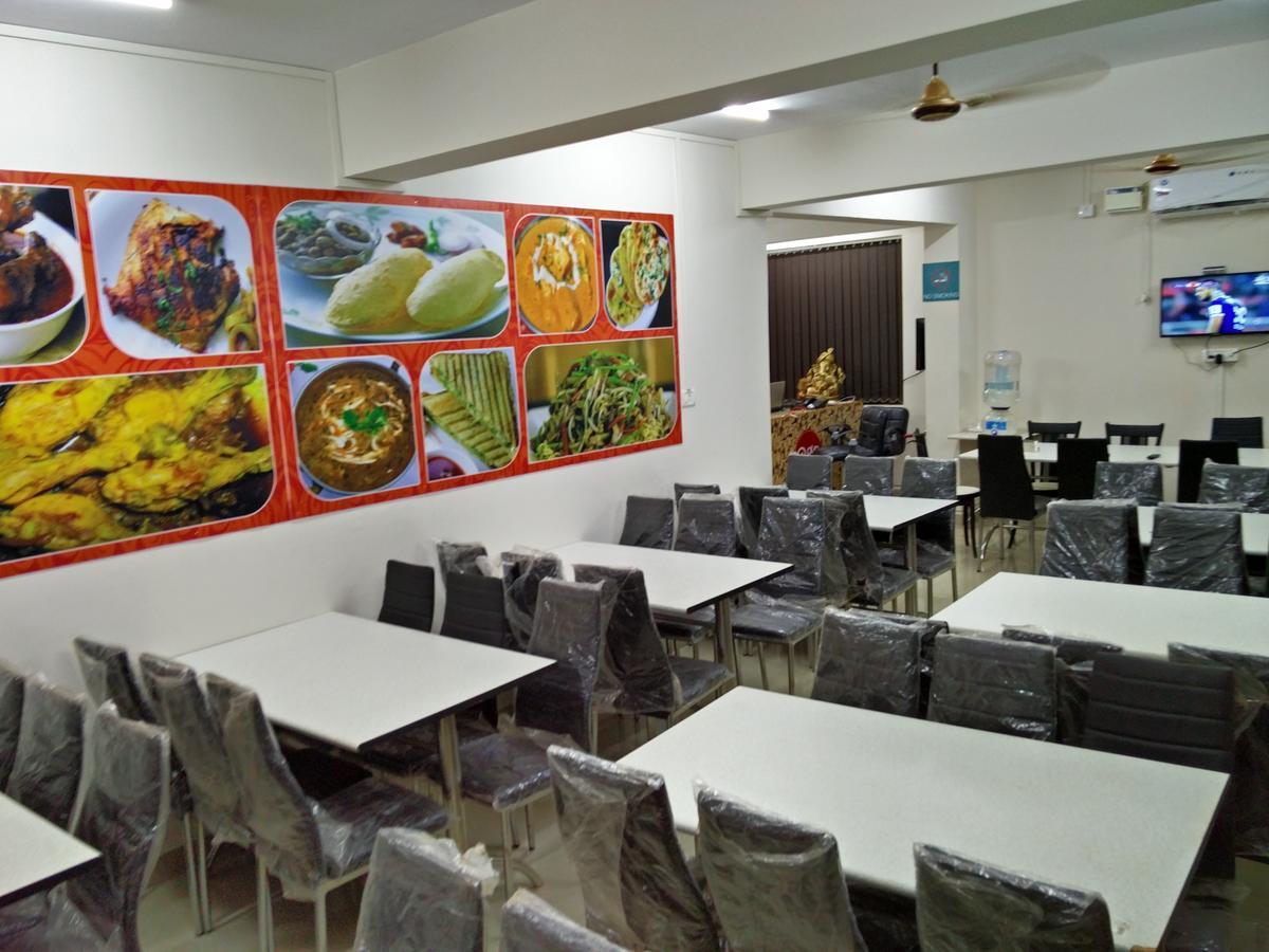 Hotel Dewa Goa Dabolim Exteriör bild